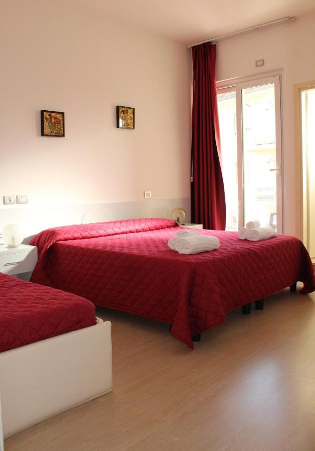Hotel Morolli ริมินี ภายนอก รูปภาพ