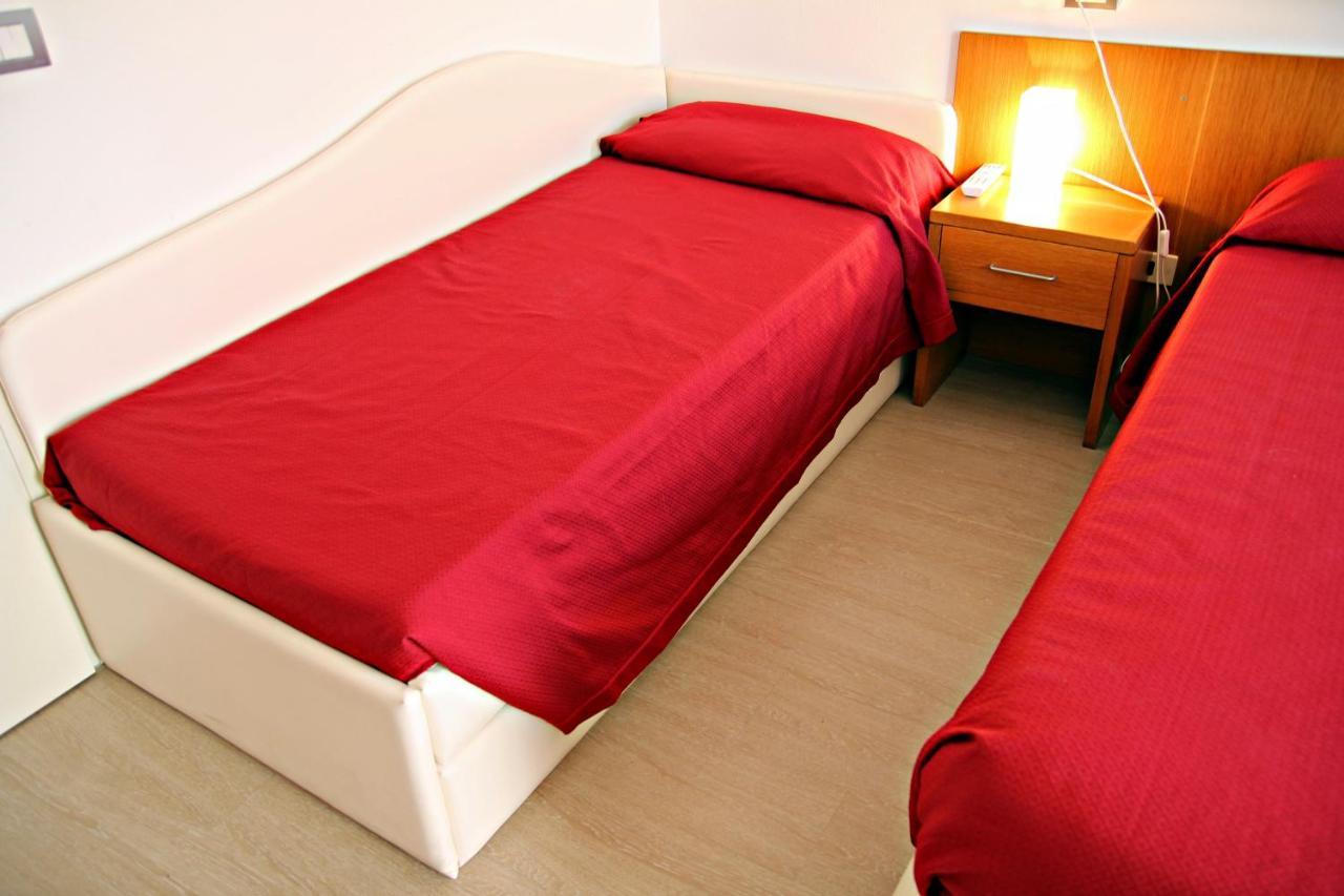 Hotel Morolli ริมินี ภายนอก รูปภาพ