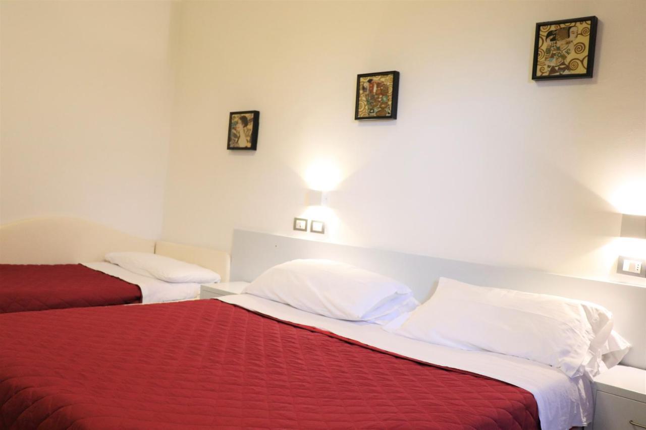 Hotel Morolli ริมินี ภายนอก รูปภาพ