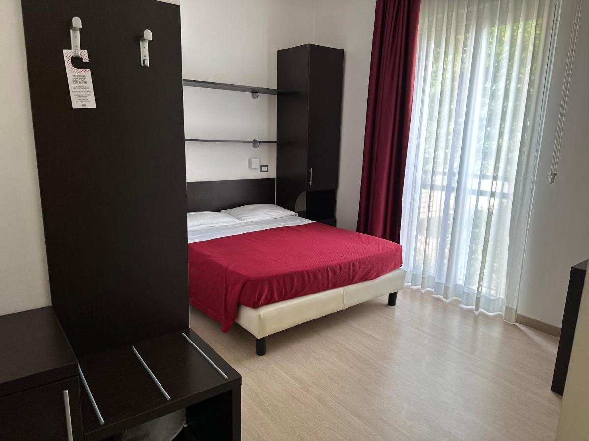 Hotel Morolli ริมินี ภายนอก รูปภาพ