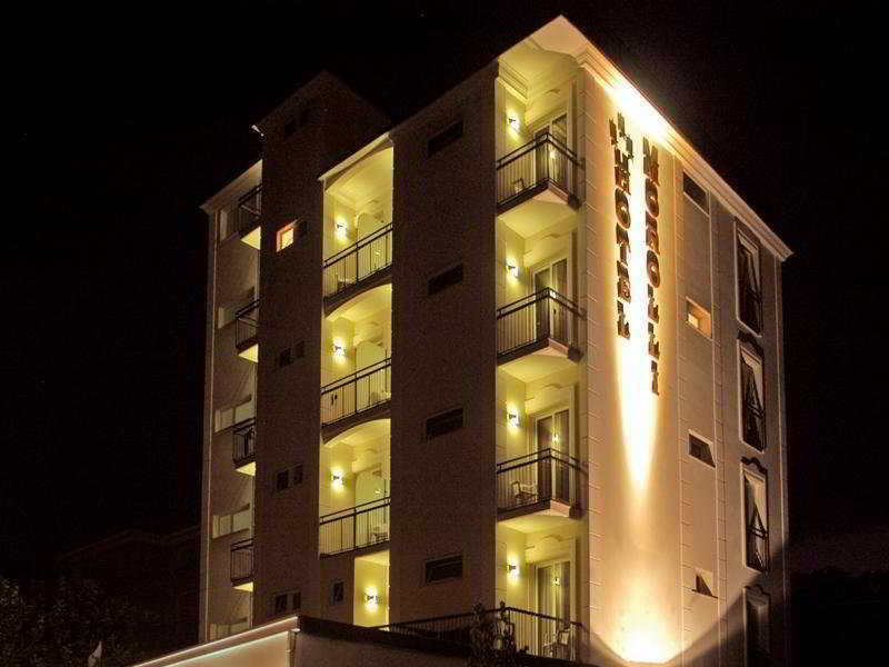 Hotel Morolli ริมินี ภายนอก รูปภาพ