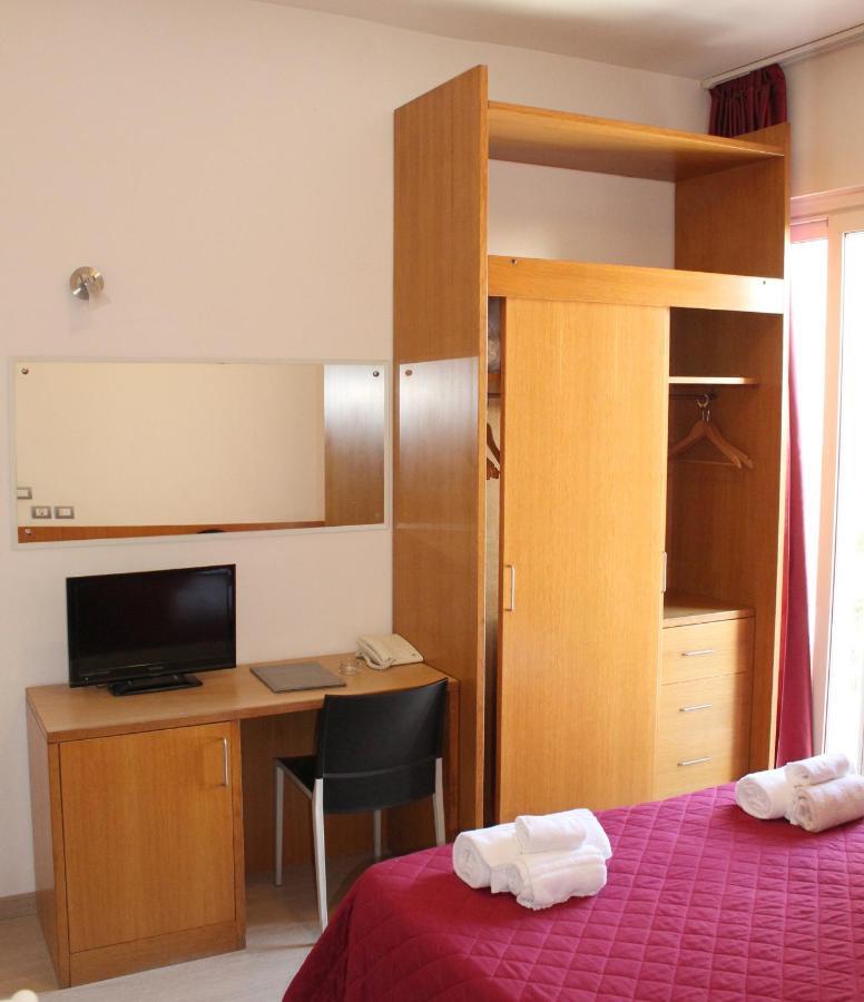 Hotel Morolli ริมินี ภายนอก รูปภาพ